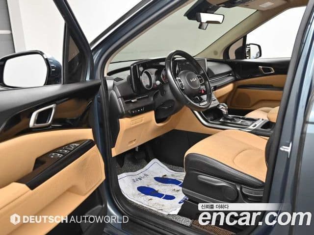 Kia Carnival 2021 — ფოტო 10/20