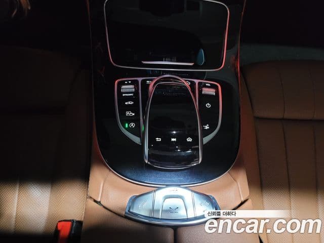 Mercedes-Benz E-Class 2019 — ფოტო 14/20