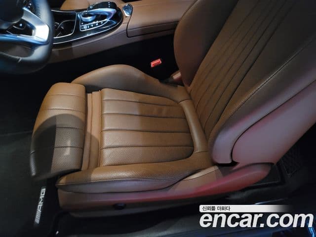 Mercedes-Benz E-Class 2019 — ფოტო 15/20