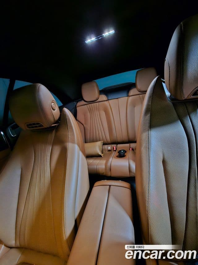 Mercedes-Benz E-Class 2019 — ფოტო 17/20