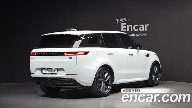 Land Rover Range Rover Sport 2023 — Фото 2/20