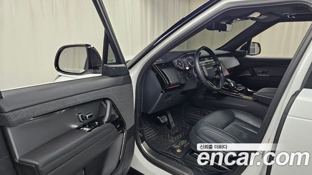 Land Rover Range Rover Sport 2023 — Фото 10/20