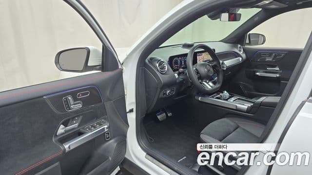 Mercedes-Benz GLB-Class 2025 — ფოტო 10/20