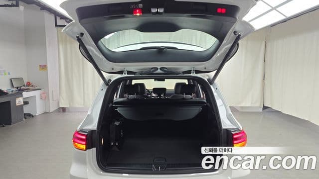 Mercedes-Benz GLB-Class 2025 — ფოტო 20/20