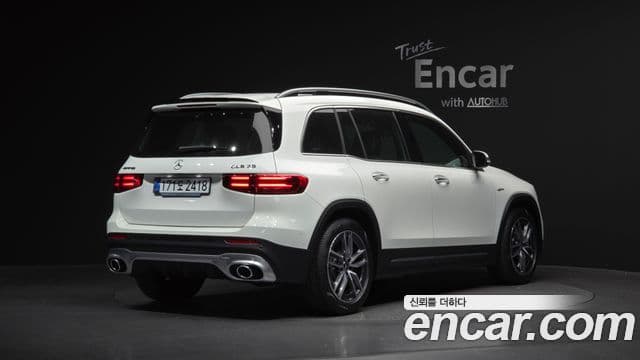 Mercedes-Benz GLB-Class 2025 — ფოტო 2/20