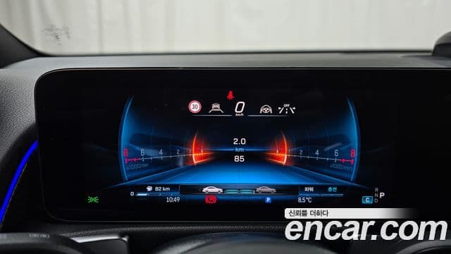 Mercedes-Benz GLB-Class 2025 — ფოტო 8/20