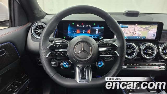 Mercedes-Benz GLB-Class 2025 — ფოტო 13/20