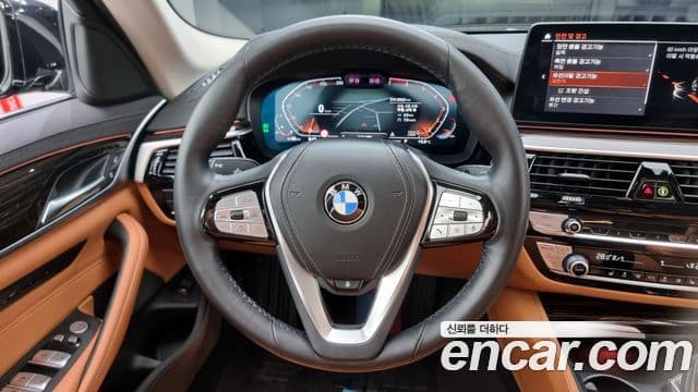 BMW 5 Series 2023 — Фото 13/20