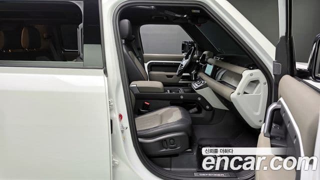 Land Rover Defender 2022 — ფოტო 10/20
