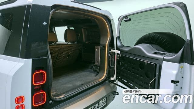 Land Rover Defender 2022 — ფოტო 20/20