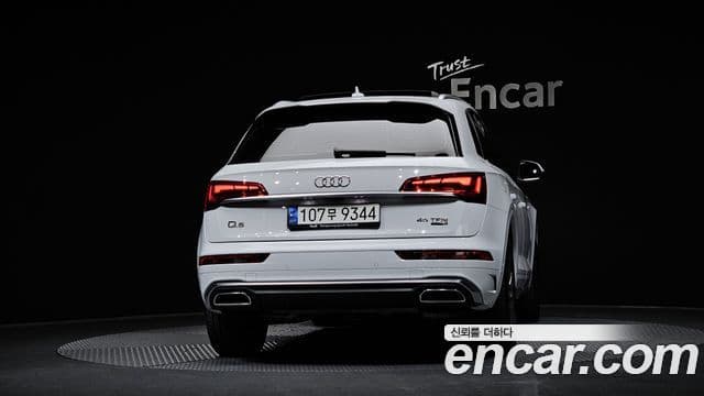 Audi Q5 2021 — ფოტო 3/20