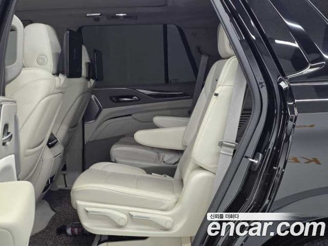 Cadillac Escalade 2023 — Şəkil 9/20