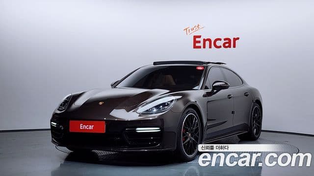 Porsche Panamera 2019 — Фото 1/20