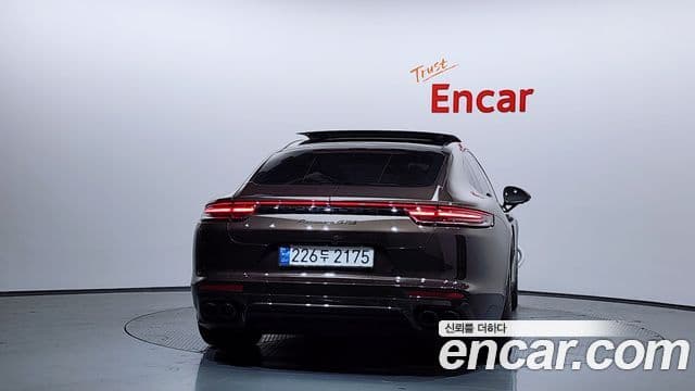 Porsche Panamera 2019 — Фото 4/20