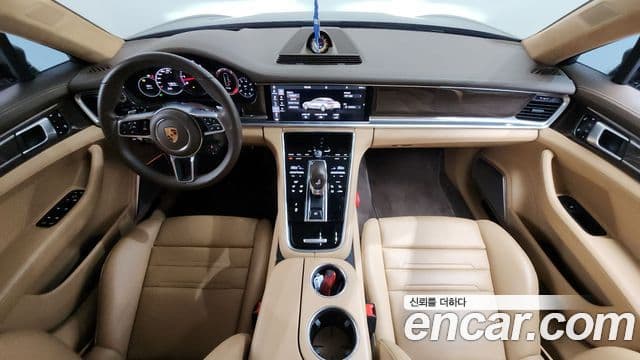 Porsche Panamera 2019 — Фото 7/20