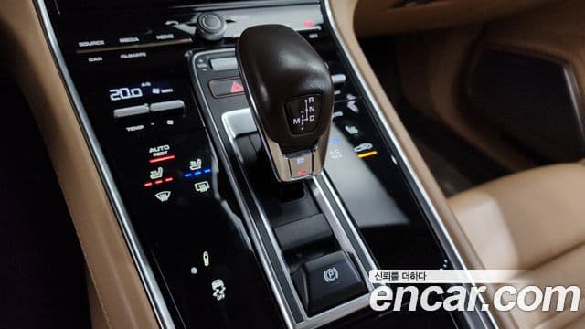 Porsche Panamera 2019 — Фото 9/20