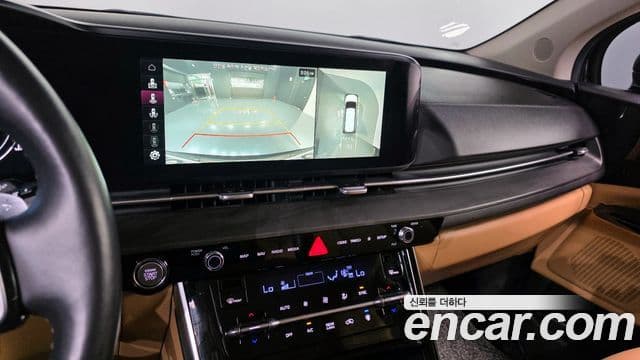 Kia Carnival 2023 — ფოტო 17/20