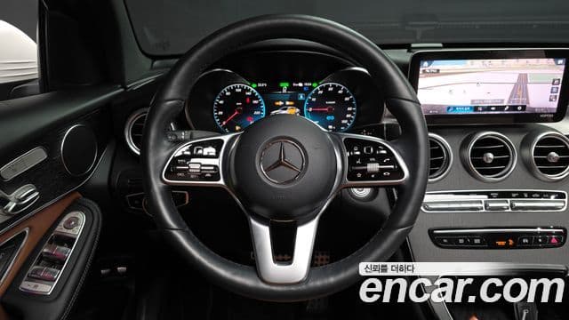 Mercedes-Benz GLC-Class 2021 — ფოტო 13/20