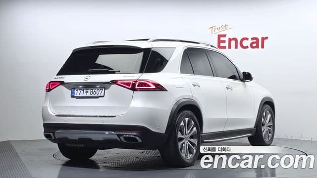 Mercedes-Benz GLE-Class 2021 — ფოტო 2/20