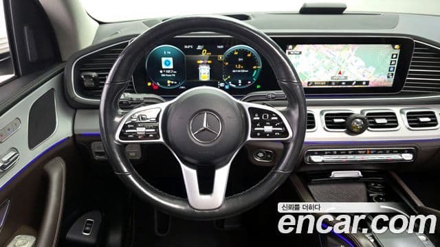Mercedes-Benz GLE-Class 2021 — ფოტო 13/20