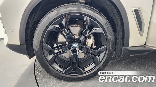 BMW X5 2022 — ფოტო 5/20