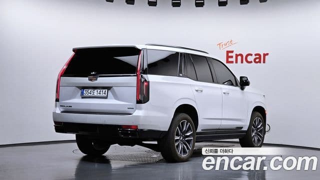 Cadillac Escalade 2023 — Фото 2/20
