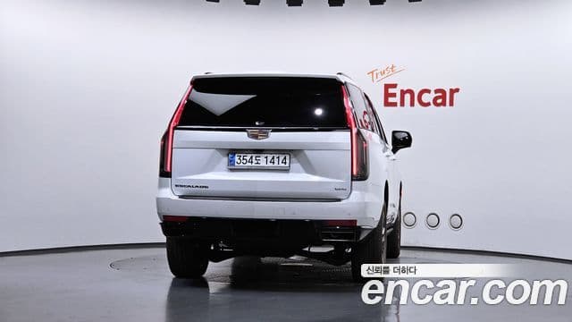 Cadillac Escalade 2023 — Фото 4/20