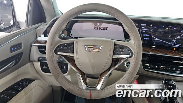 Cadillac Escalade 2023 — Фото 13/20