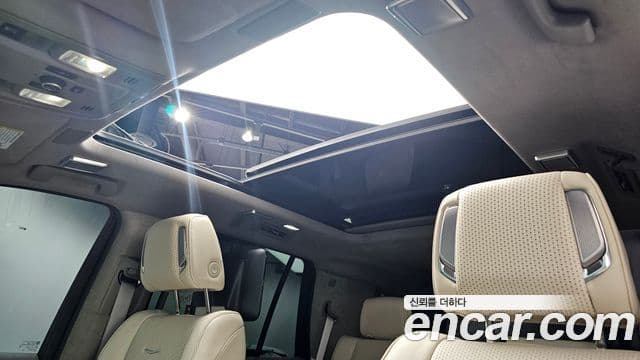 Cadillac Escalade 2023 — Фото 16/20