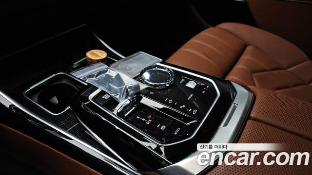 BMW 7 Series 2025 — Фото 9/20