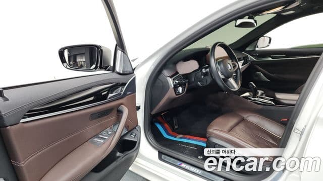 BMW 5 Series 2021 — Şəkil 10/20