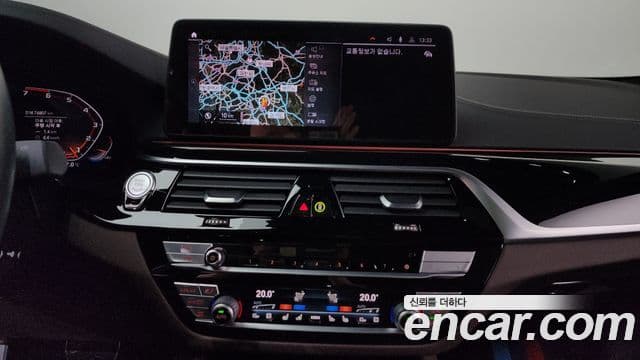 BMW 5 Series 2021 — Şəkil 12/20