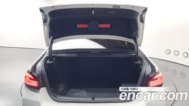 BMW 5 Series 2021 — Şəkil 19/20