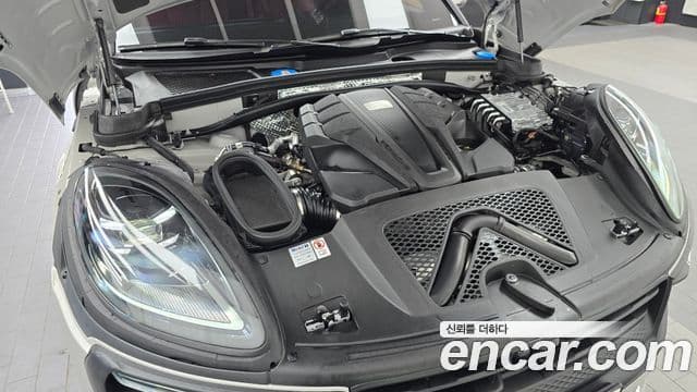 Porsche Macan 2024 — Şəkil 6/20