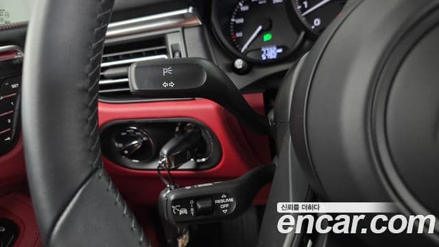 Porsche Macan 2024 — Şəkil 18/20