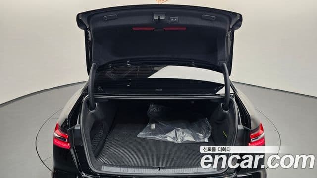 Audi A6 2023 — ფოტო 18/20