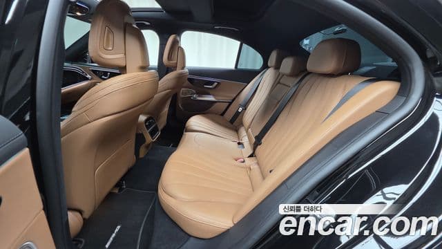 Mercedes-Benz E-Class 2025 — ფოტო 12/20