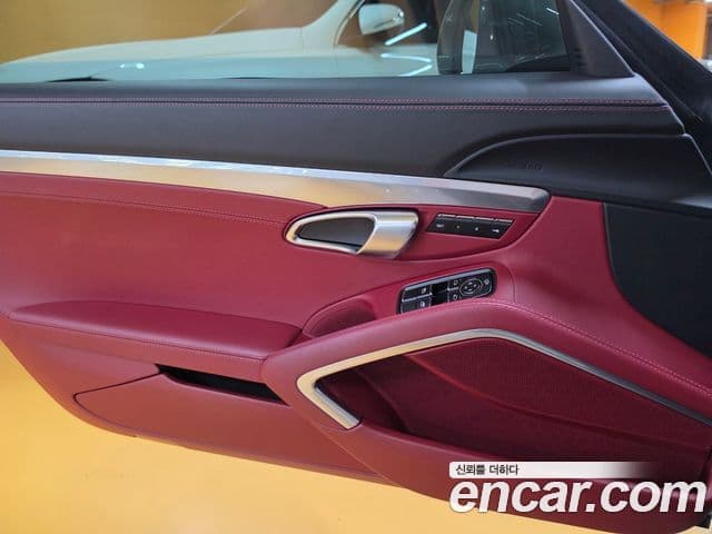 Porsche 718 Boxster 2023 — Фото 19/20