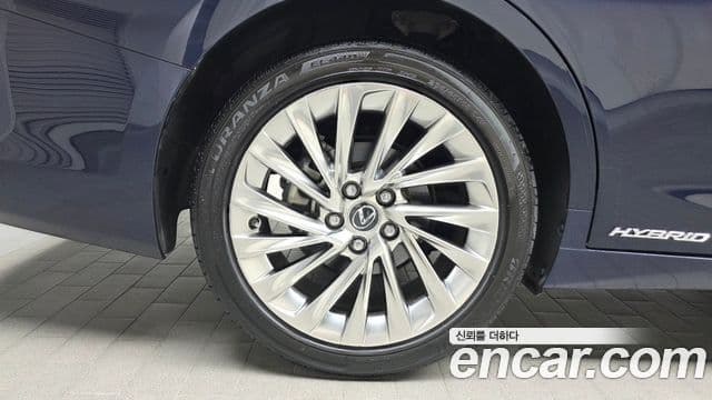 Lexus ES300h 2020 — ფოტო 5/20