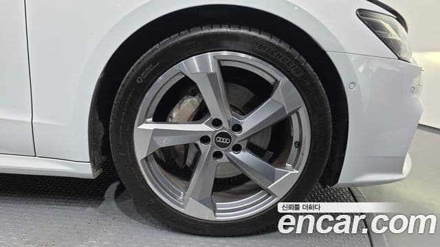Audi A7 2022 — ფოტო 5/20