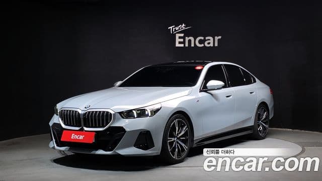 BMW 5 Series 2024 — ფოტო 1/20