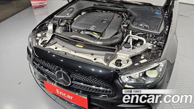 Mercedes-Benz E-Class 2022 — ფოტო 6/20