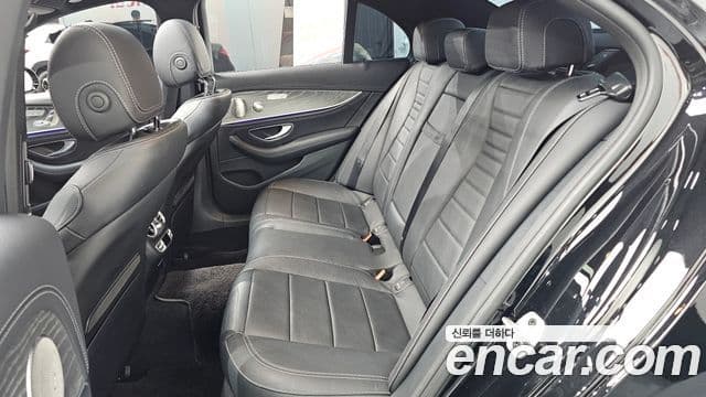 Mercedes-Benz E-Class 2022 — ფოტო 12/20