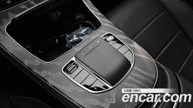 Mercedes-Benz E-Class 2022 — ფოტო 20/20