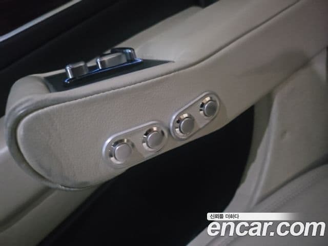 Cadillac Escalade 2023 — Фото 11/20