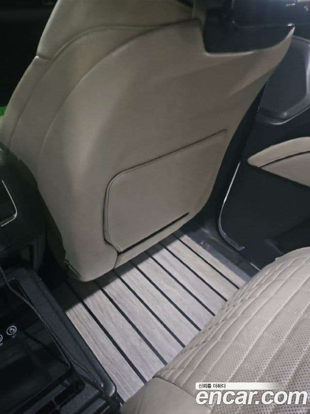 Cadillac Escalade 2023 — Фото 12/20