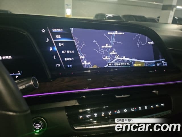 Cadillac Escalade 2023 — Фото 16/20