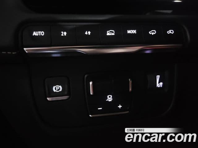 Cadillac Escalade 2023 — Фото 17/20