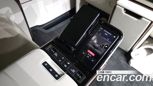 Lexus LM 2024 — Фото 18/20