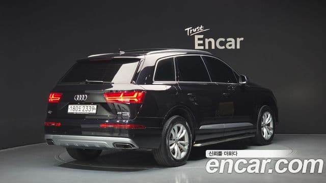 Audi Q7 2019 — Şəkil 2/20